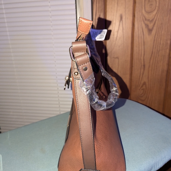 Mia K Collection Handbag - Picture 3 of 6